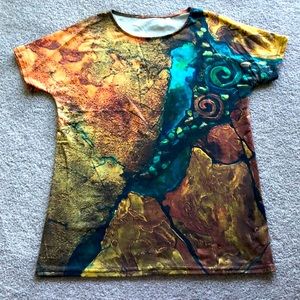 🌺Bold Elements multicolored Short Sleeve top. L